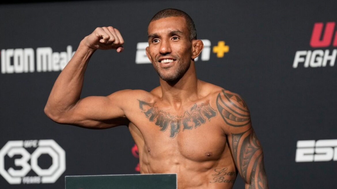 ufc-vegas-121:-em-sua-melhor-fase,-raoni-barcelos-joga-‘teste’-para-adversario