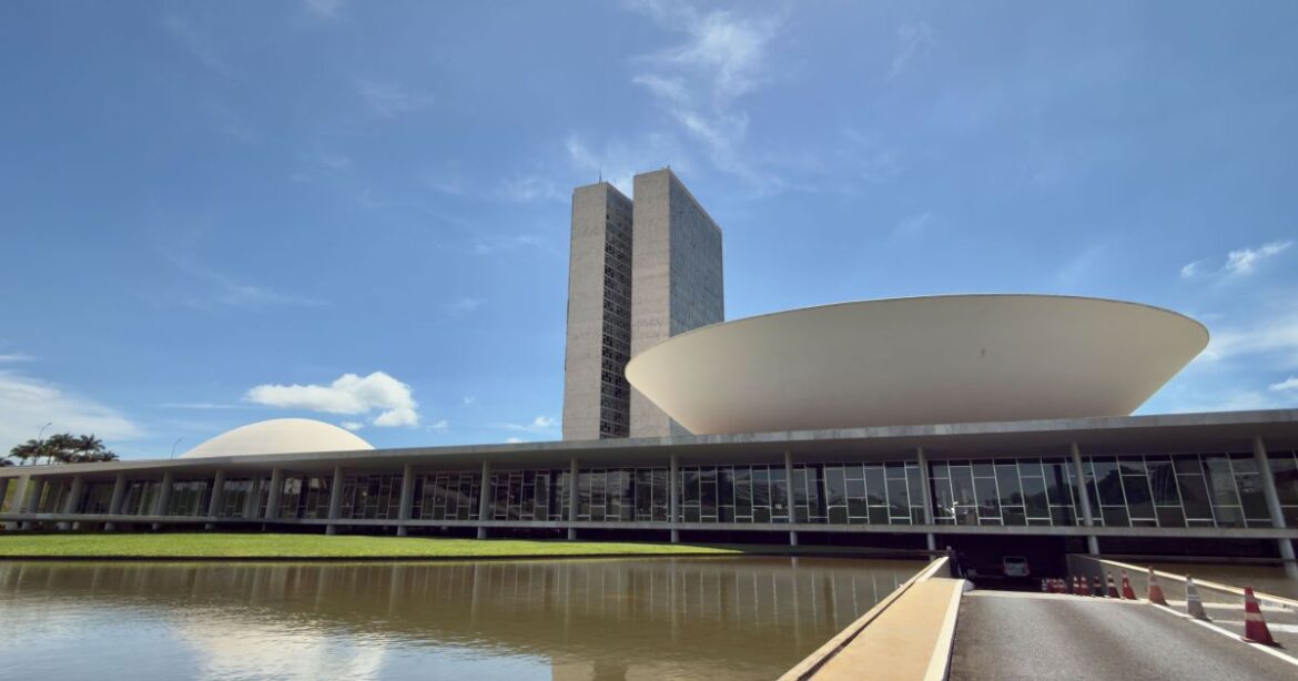 datafolha:-avaliacao-negativa-do-congresso-e-de-37%;-positiva-e-de-18%