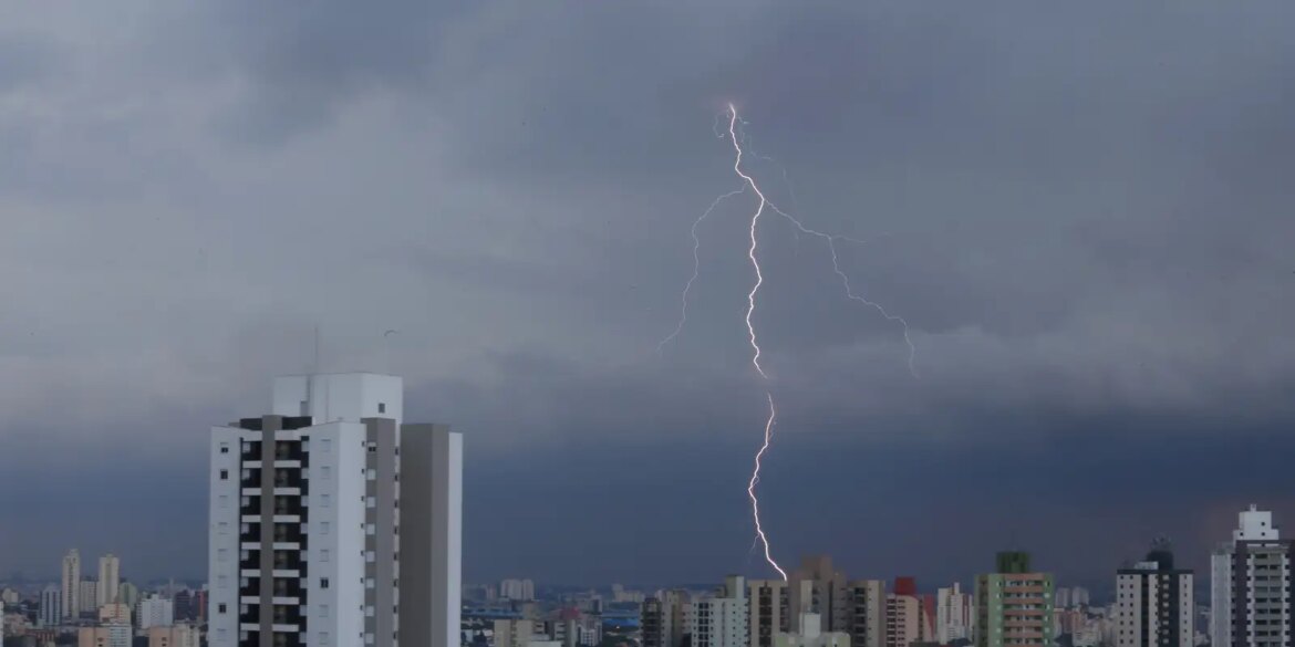 fim-de-semana-de-eleicoes-sera-de-chuva-em-grande-parte-do-pais